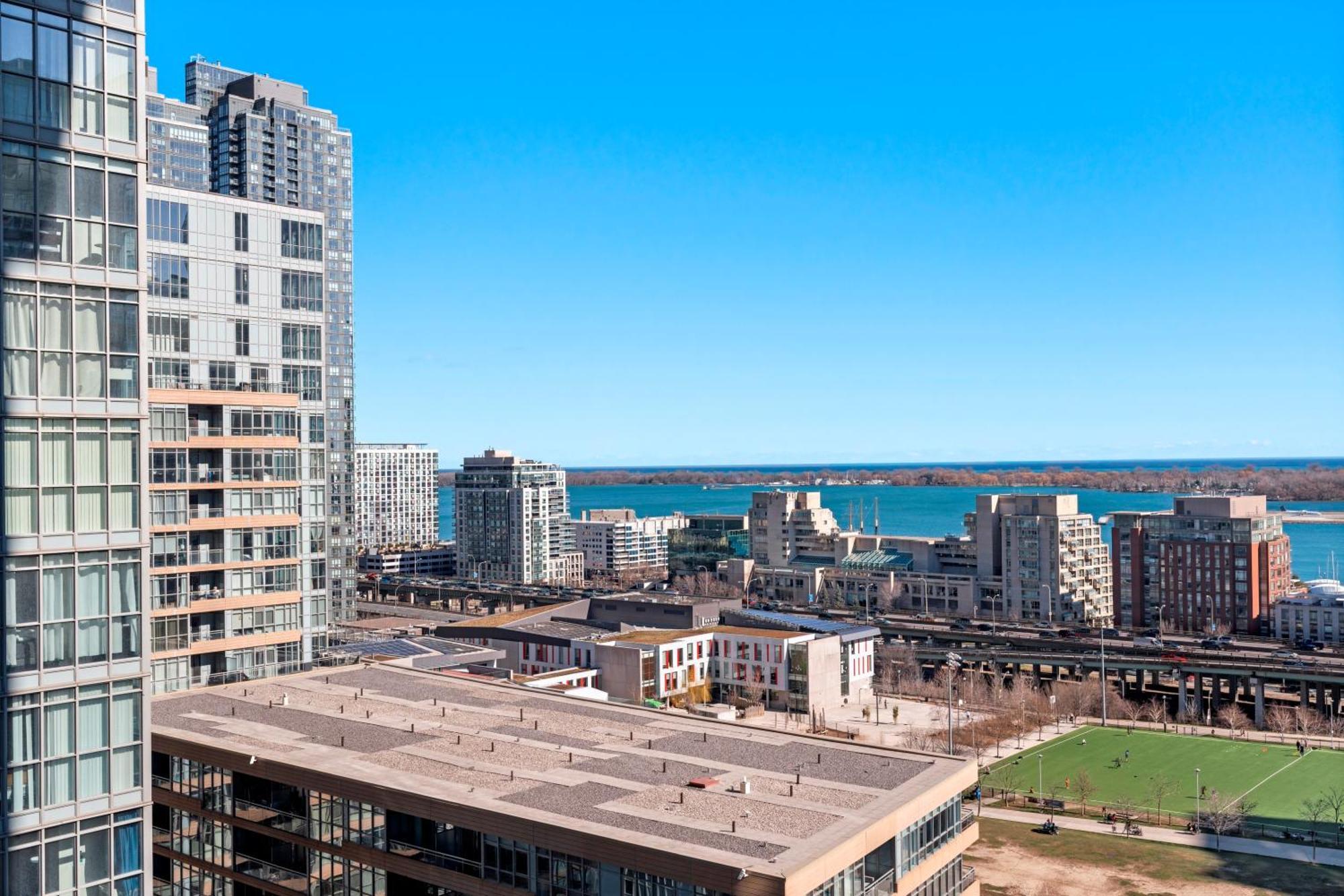 Globalstay Elegant Downtown Apartments Toronto Exterior photo