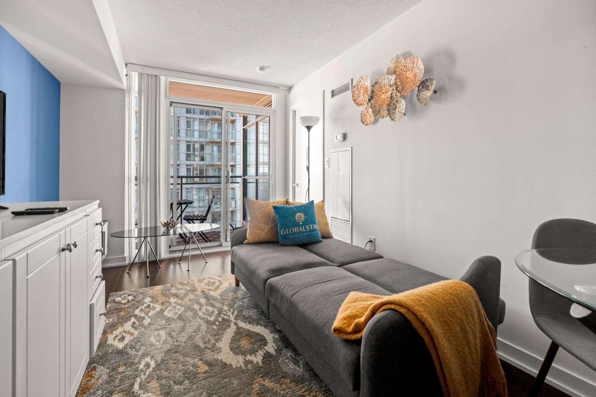 Globalstay Elegant Downtown Apartments Toronto Exterior photo