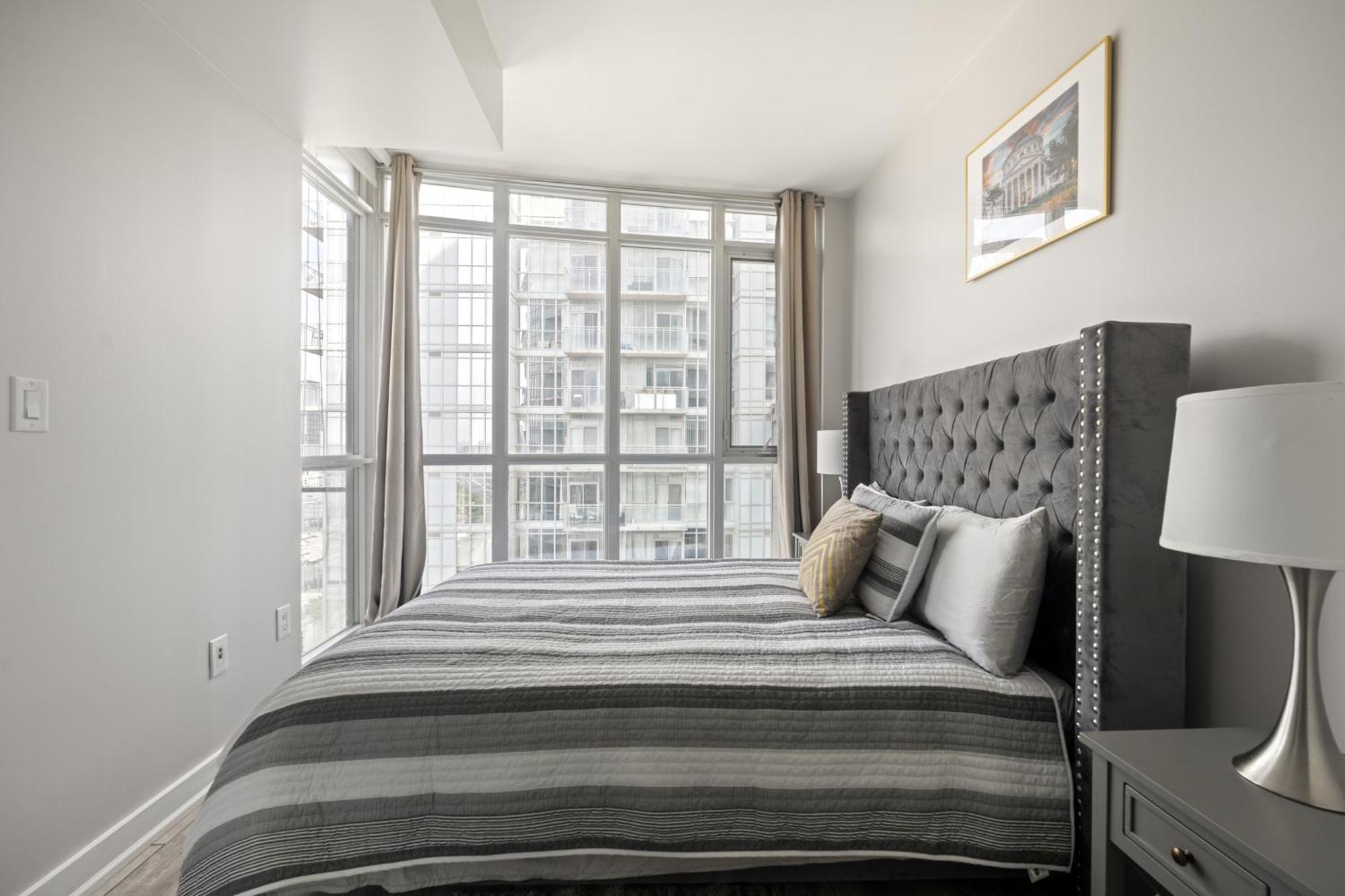 Globalstay Elegant Downtown Apartments Toronto Exterior photo