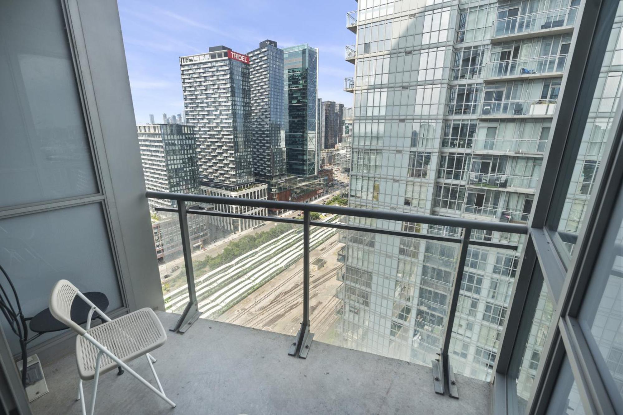 Globalstay Elegant Downtown Apartments Toronto Exterior photo