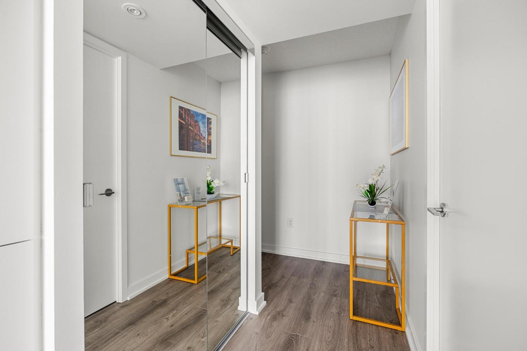 Globalstay Elegant Downtown Apartments Toronto Exterior photo